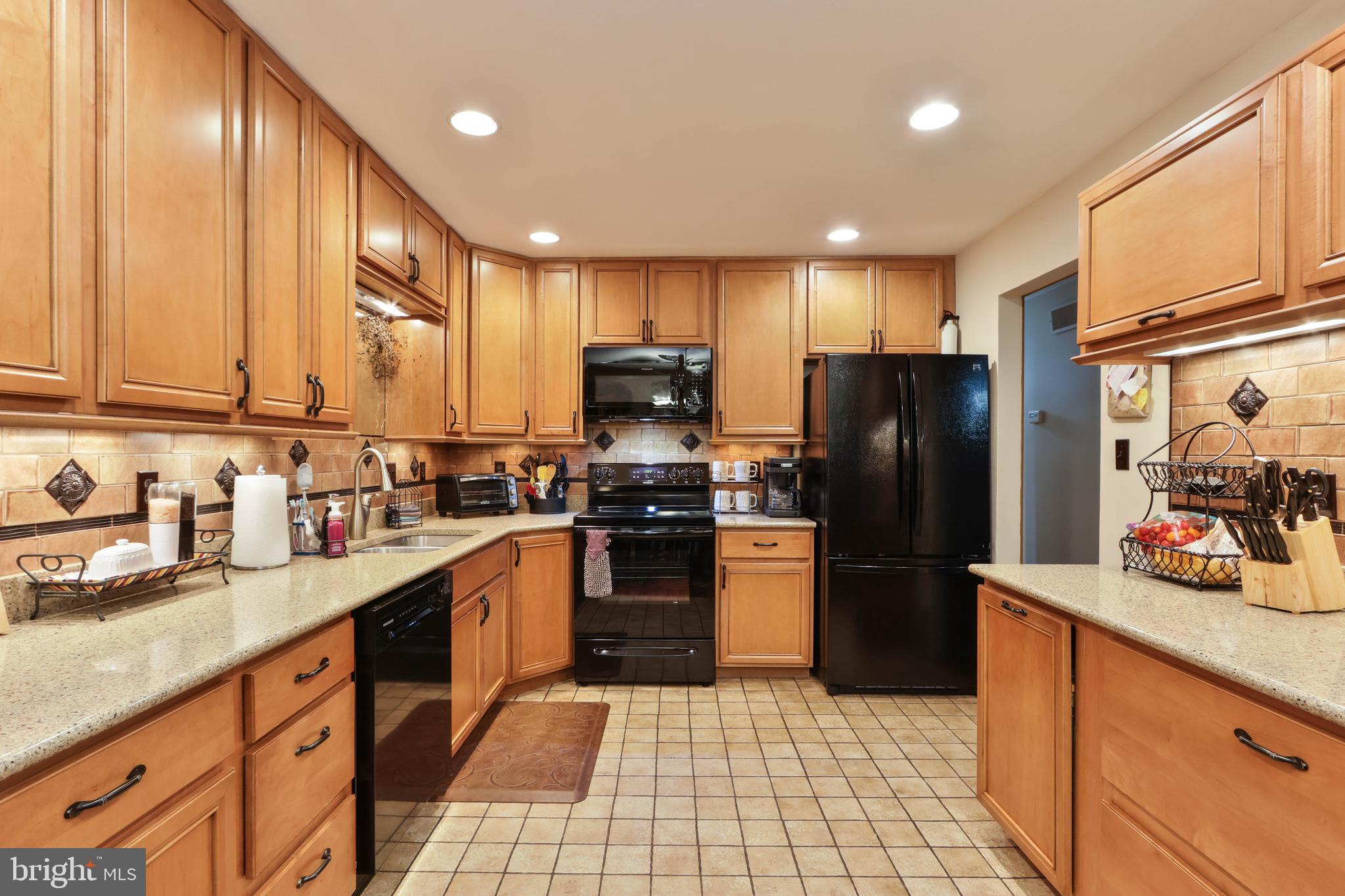2402 Keeler Road Bath, PA 18014 - Photo 17 of 65