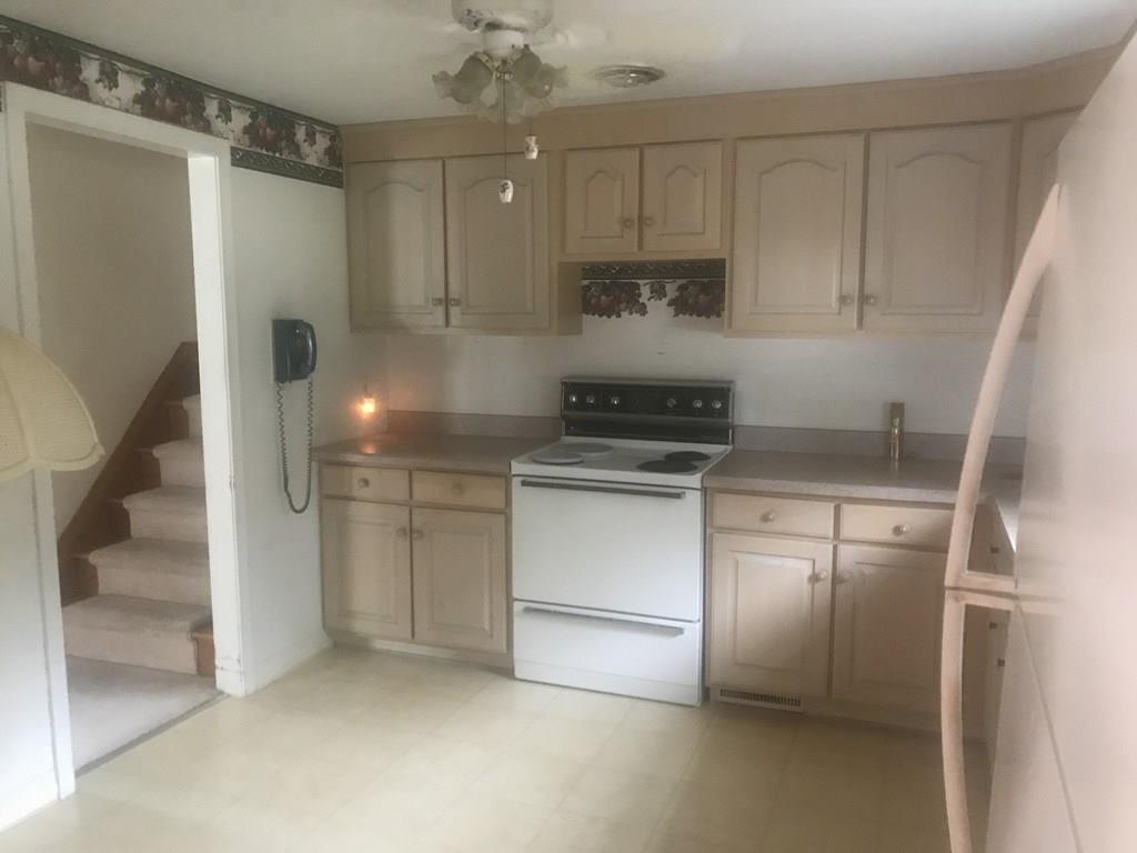 53 Ashley Road Holyoke, MA 01040 - Photo 4 of 15 Gallery Image 4