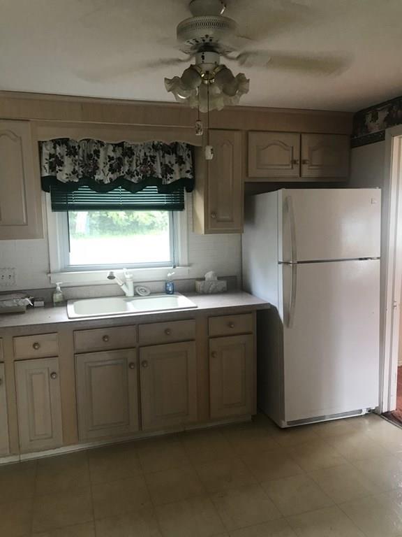 53 Ashley Road Holyoke, MA 01040 - Photo 5 of 15 Gallery Image 5