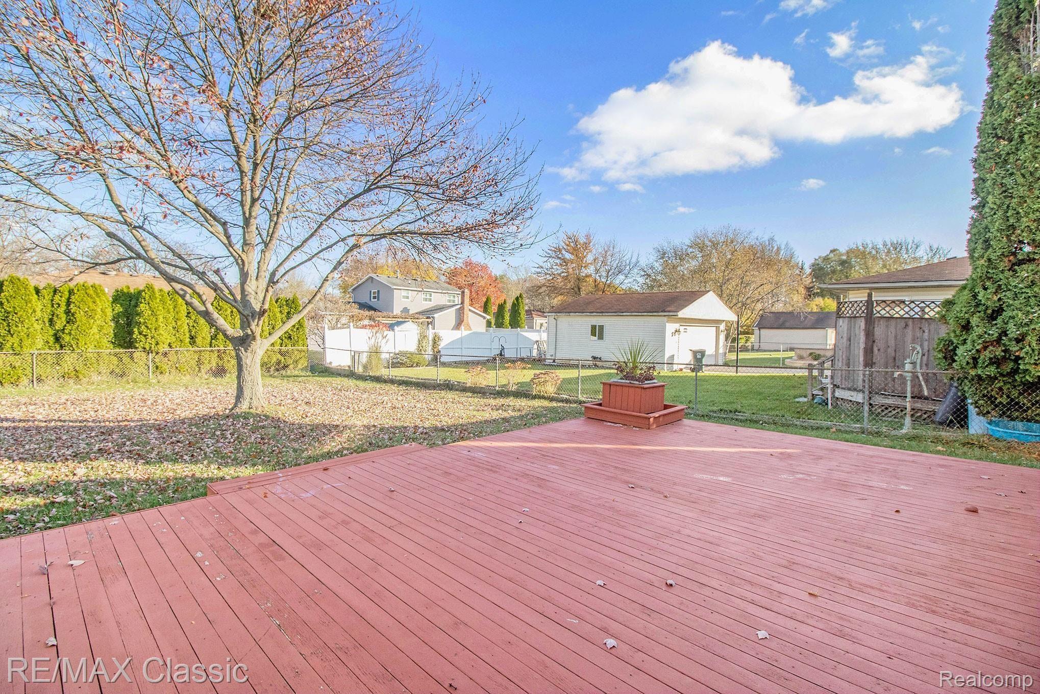 835 Meadowlake Road Canton, MI 48188 - Photo 12 of 34 IMG_3820-.jpg