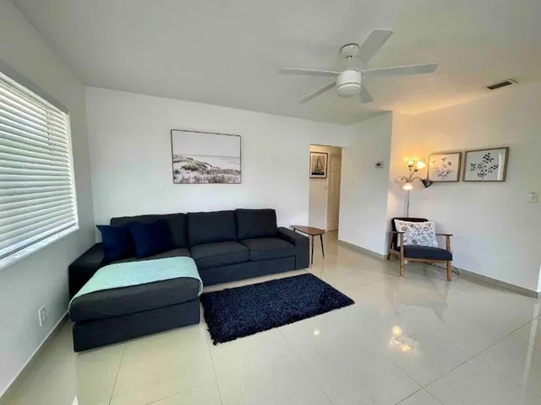 $2,200 | 29 Northeast 3rd Street, Unit A, Dania Beach, FL 33004