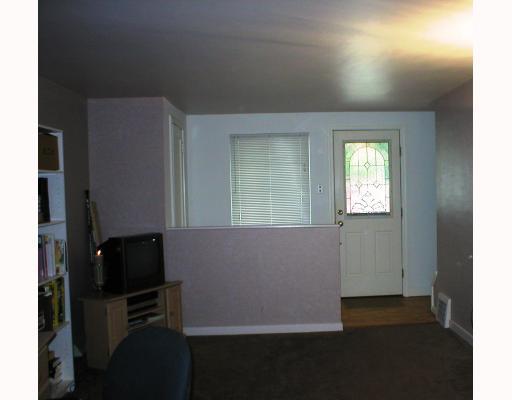 814 Rolling Rock Road Pittsburgh, PA 15234 - Photo 3 of 8 Dining Room. You can either use this room as the dining room or as your office.