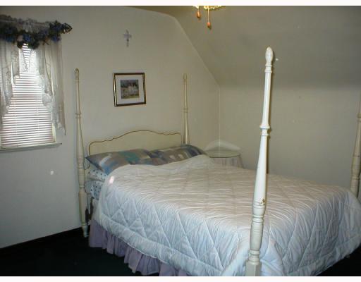 814 Rolling Rock Road Pittsburgh, PA 15234 - Photo 6 of 8 Other. Pretty 2nd spacious bedrdoom