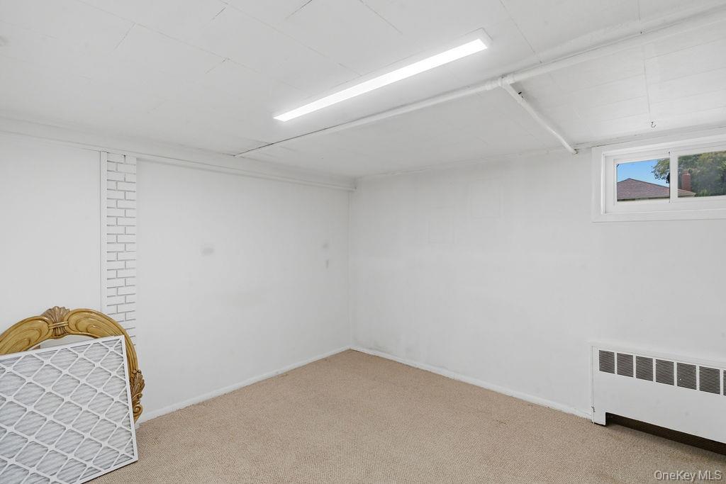 2934 Kinloch Road Wantagh, NY 11793 - Photo 25 of 34