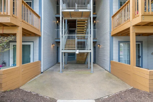 $2,300 | 6910 Victoria Drive, Unit B, Alexandria, VA 22310