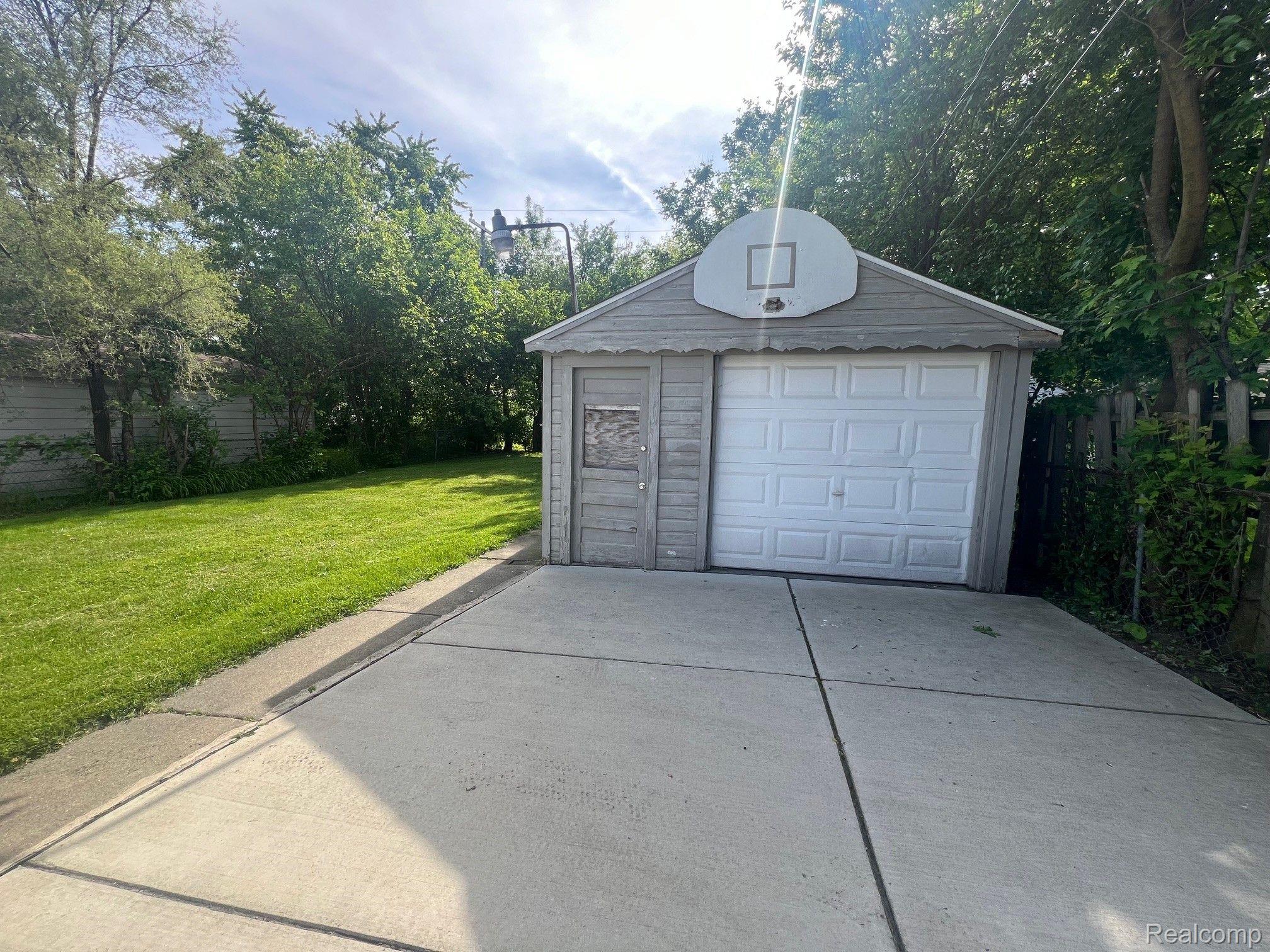 25656 Rosenbusch Boulevard Warren, MI 48089 - Photo 11 of 11 Gallery Image 11