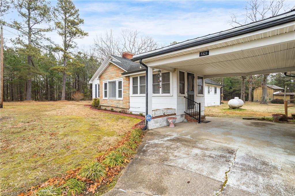 7321 Riverside Road Seagrove, NC 27341 - Photo 3 of 49