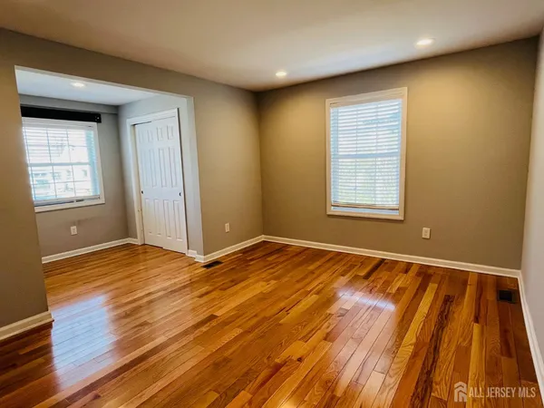 $2,000 | 36 Maple Avenue, Unit 1, Edison, NJ 08837