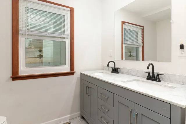 $675,000 | 1409 Butchers Lane, Bloomington, IL 61701