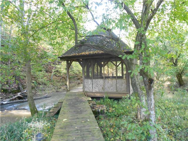 3023 Nicole Road Clarksville, TN 37040 - Photo 16 of 20 Gazebo