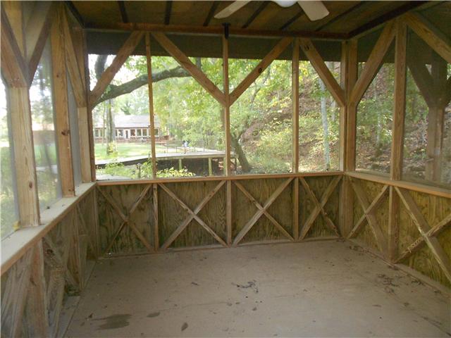 3023 Nicole Road Clarksville, TN 37040 - Photo 17 of 20 Gazebo interior