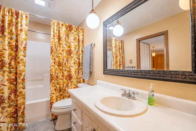 $449,500 | 3904 Janice Drive, Knoxville, TN 37938