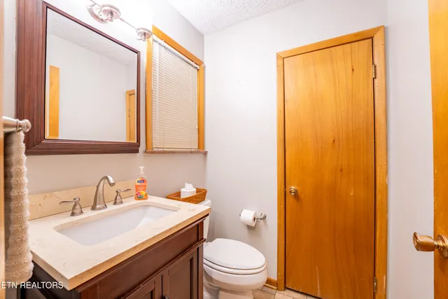 $449,500 | 3904 Janice Drive, Knoxville, TN 37938