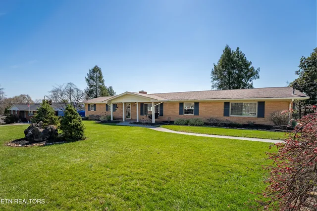 $449,500 | 3904 Janice Drive, Knoxville, TN 37938