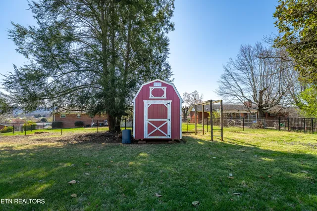 $449,500 | 3904 Janice Drive, Knoxville, TN 37938