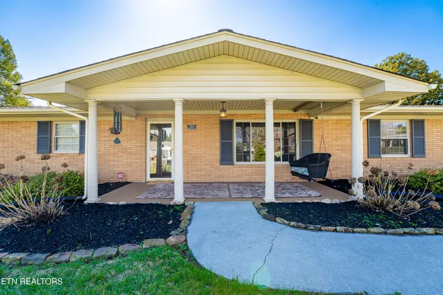$449,500 | 3904 Janice Drive, Knoxville, TN 37938