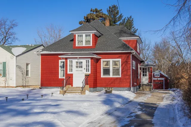 $299,900 | 1929 Margaret Street, St. Paul, MN 55119