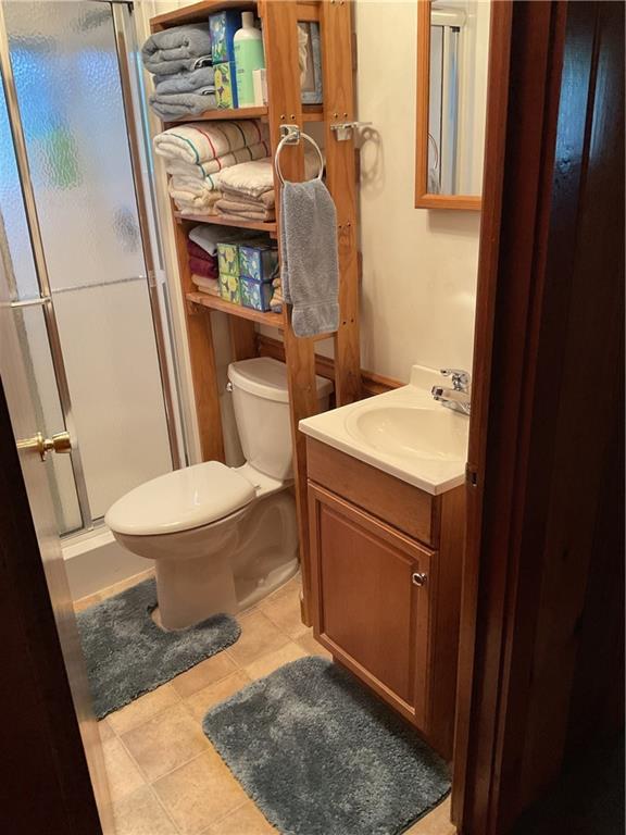 446 Saddle Road Somerset, PA 15501 - Photo 32 of 50 CABIN FULL BATH