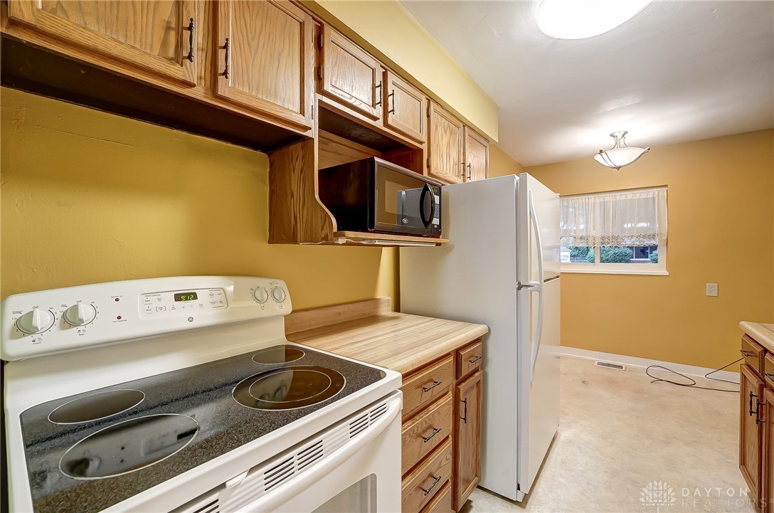 708 Brookfield Road Dayton, OH 45429 - Photo 8 of 39 Gallery Image 8