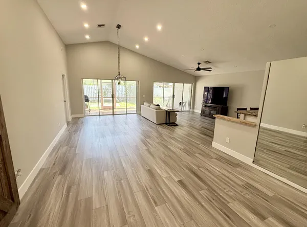 $3,800 | 6343 Grand Cypress Circle, Lake Worth, FL 33463