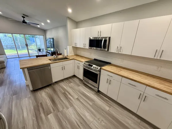 $3,800 | 6343 Grand Cypress Circle, Lake Worth, FL 33463