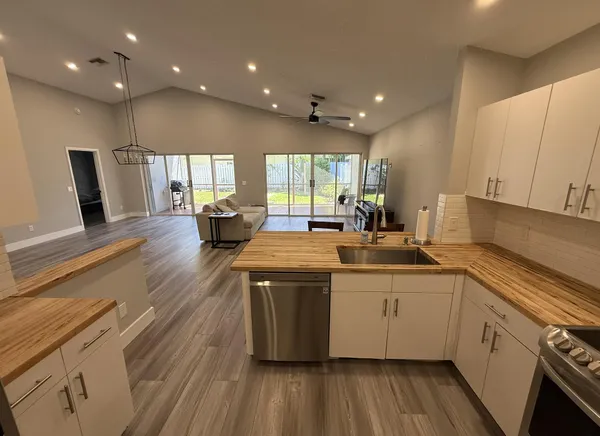 $3,800 | 6343 Grand Cypress Circle, Lake Worth, FL 33463