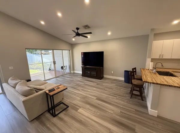 $3,800 | 6343 Grand Cypress Circle, Lake Worth, FL 33463