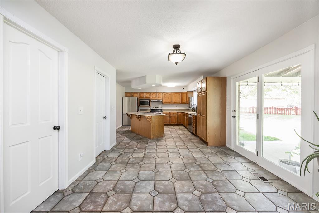 1102 Timber Run O'Fallon, IL 62269 - Photo 10 of 32 Gallery Image 10