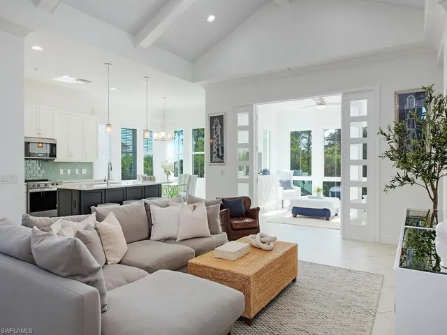 $5,150 | 6544 Dominica Drive, Unit 202, Naples, FL 34113