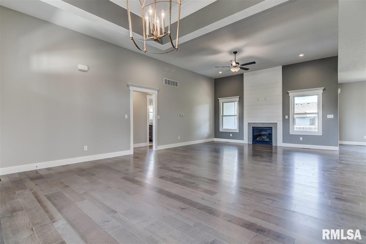 4603 Shalegh Avenue Springfield, IL 62711 - Photo 7 of 34 Gallery Image 7