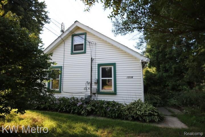 1516 Sibley Avenue Rochester Hills, MI 48307 - Photo 1 of 33