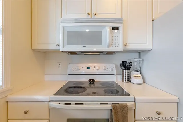 $299,000 | W606 Harbour Towne Drive, Unit W606, Lake Ozark, MO 65049