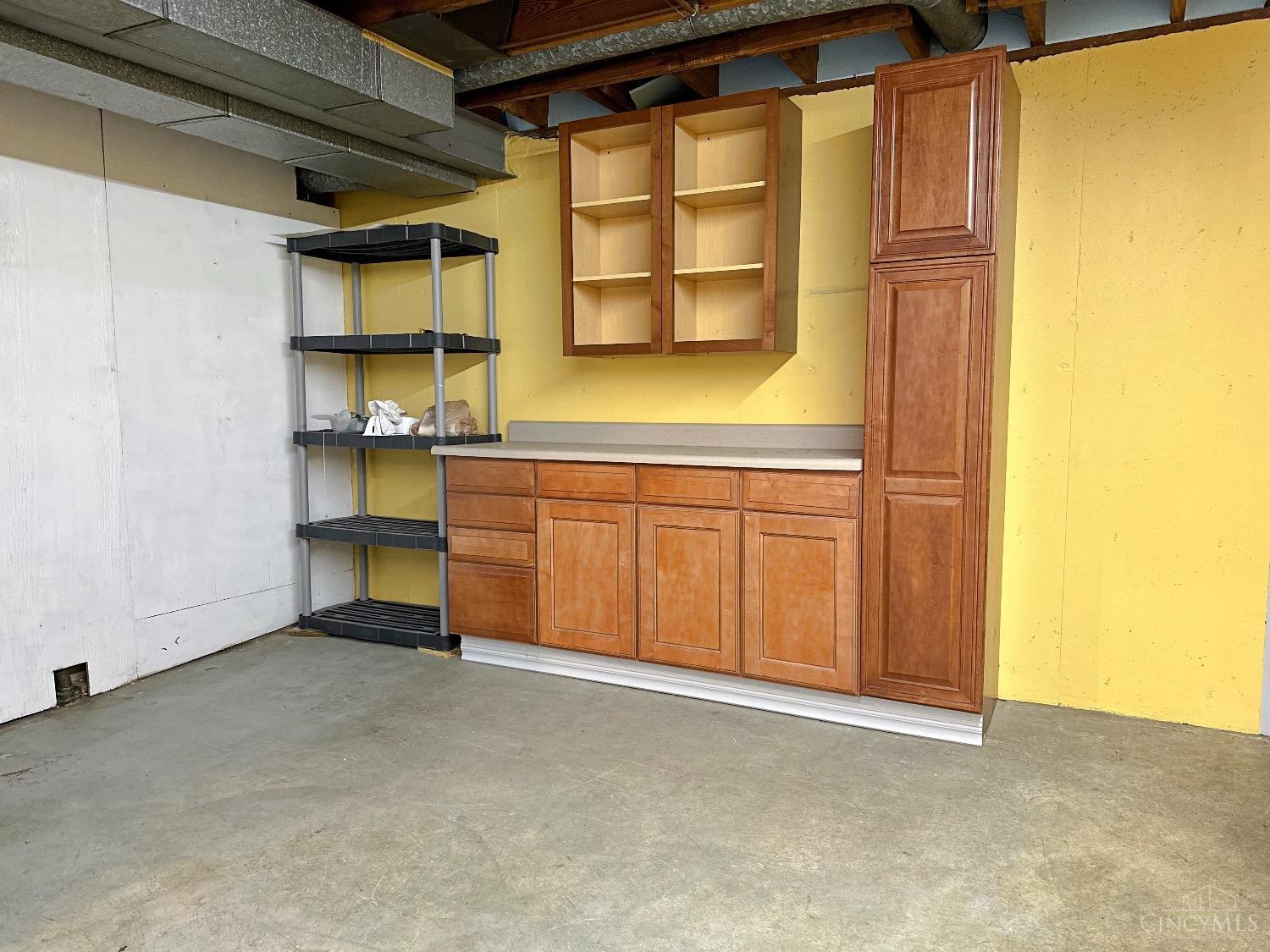 4929 Race Road Cincinnati, OH 45211 - Photo 14 of 21