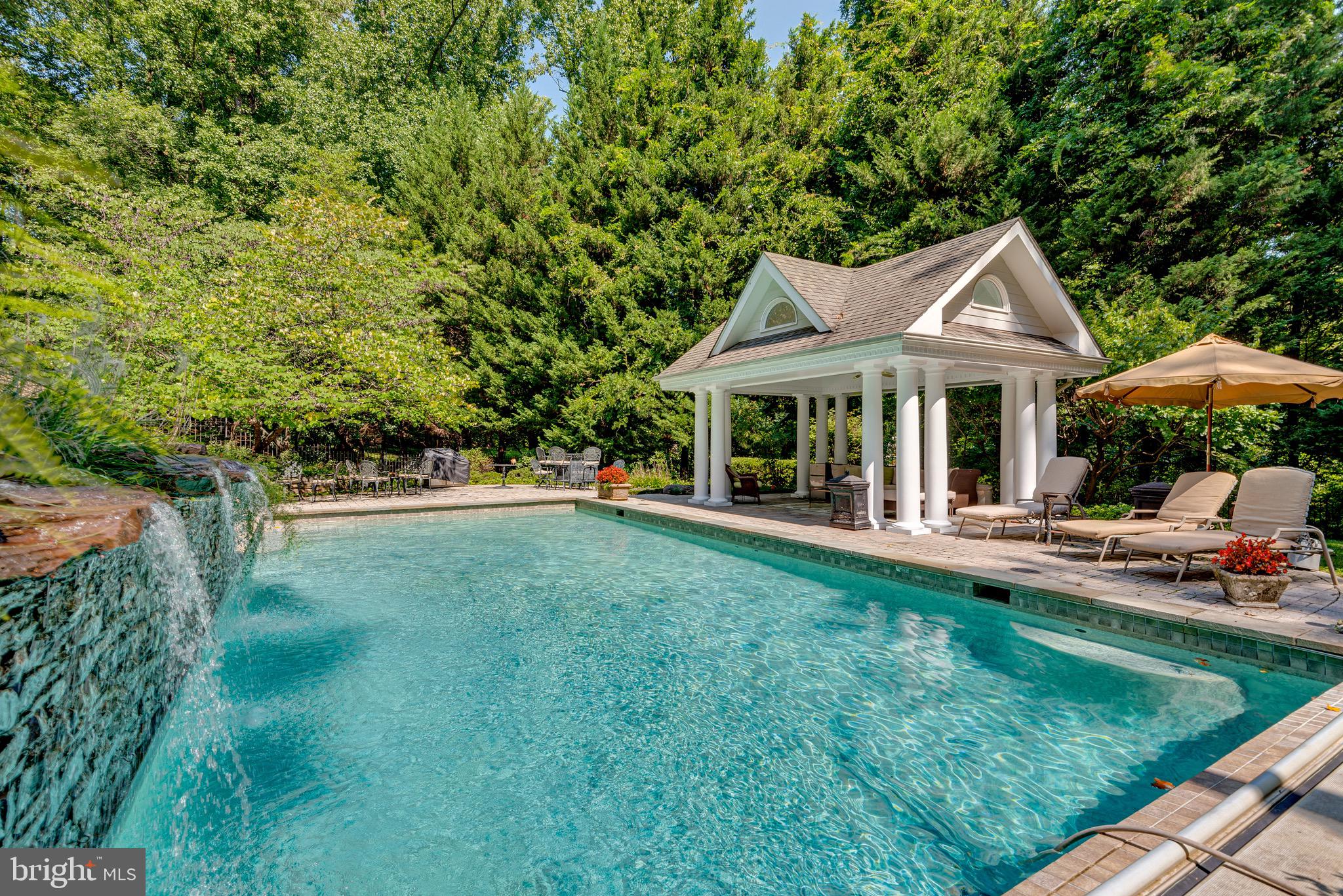 Water cascades and so much more!