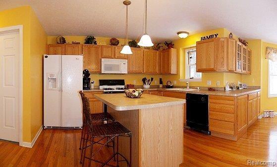 2777 Black Eagle Ridge Howell, MI 48843 - Photo 8 of 21 Kitchen_Still