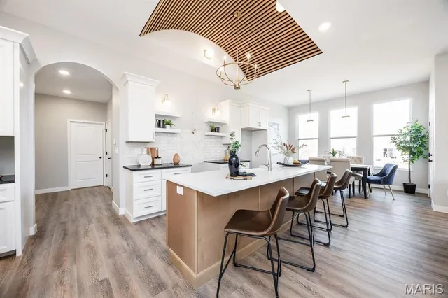 $525,000 | 804 Grand Prairie Drive, Waterloo, IL 62298