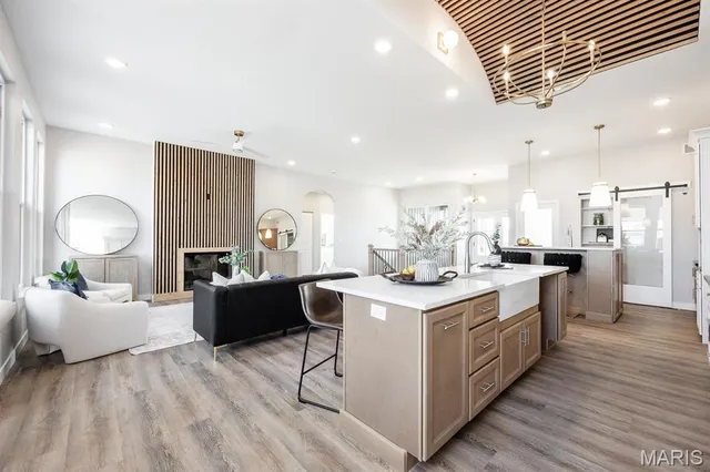 $525,000 | 804 Grand Prairie Drive, Waterloo, IL 62298