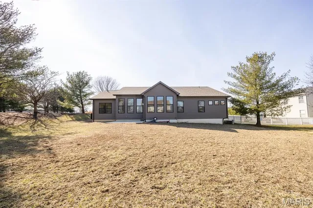 $525,000 | 804 Grand Prairie Drive, Waterloo, IL 62298