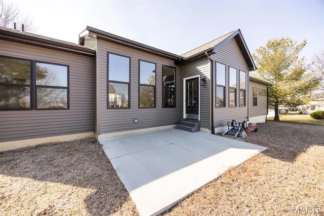 $525,000 | 804 Grand Prairie Drive, Waterloo, IL 62298