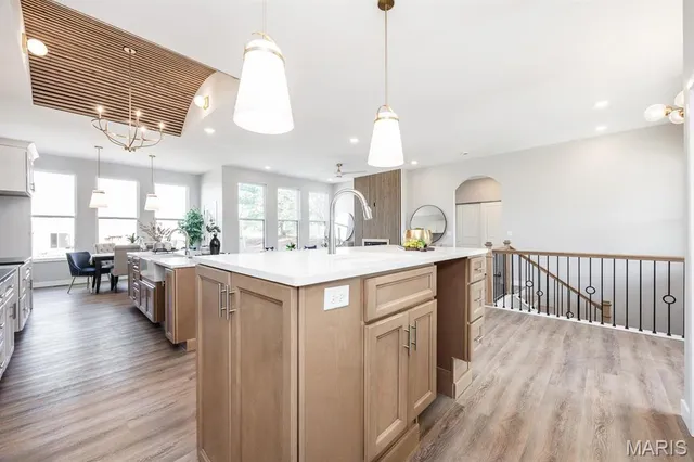 $525,000 | 804 Grand Prairie Drive, Waterloo, IL 62298