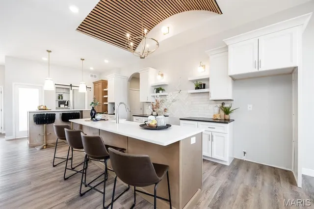 $525,000 | 804 Grand Prairie Drive, Waterloo, IL 62298