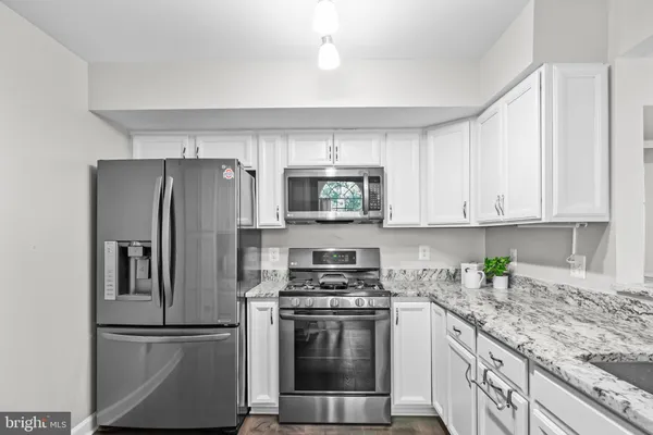 $369,000 | 17045 Islip Loop, Unit 303, Dumfries, VA 22026