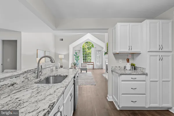 $369,000 | 17045 Islip Loop, Unit 303, Dumfries, VA 22026