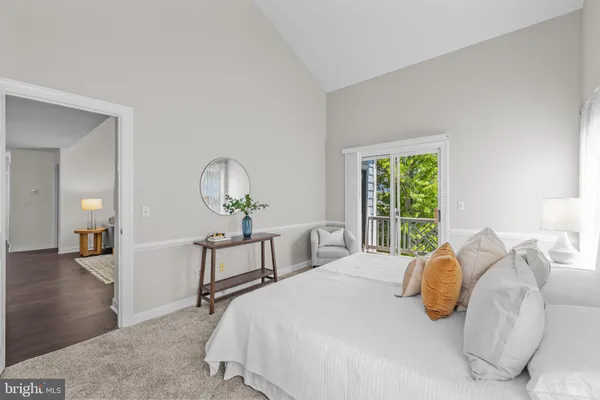 $369,000 | 17045 Islip Loop, Unit 303, Dumfries, VA 22026