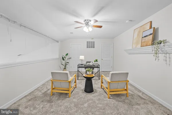 $369,000 | 17045 Islip Loop, Unit 303, Dumfries, VA 22026