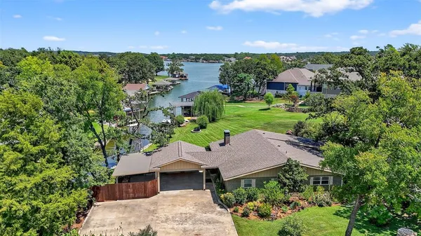 $2,700 | 100 Kiowa Drive West, Lake Kiowa, TX 76240