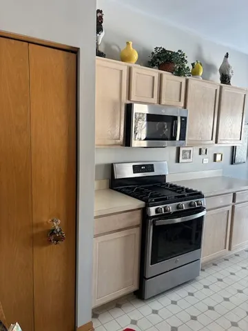 $2,000 | 21314 West Crimson Court, Plainfield, IL 60544