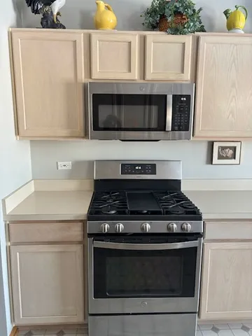 $2,000 | 21314 West Crimson Court, Plainfield, IL 60544