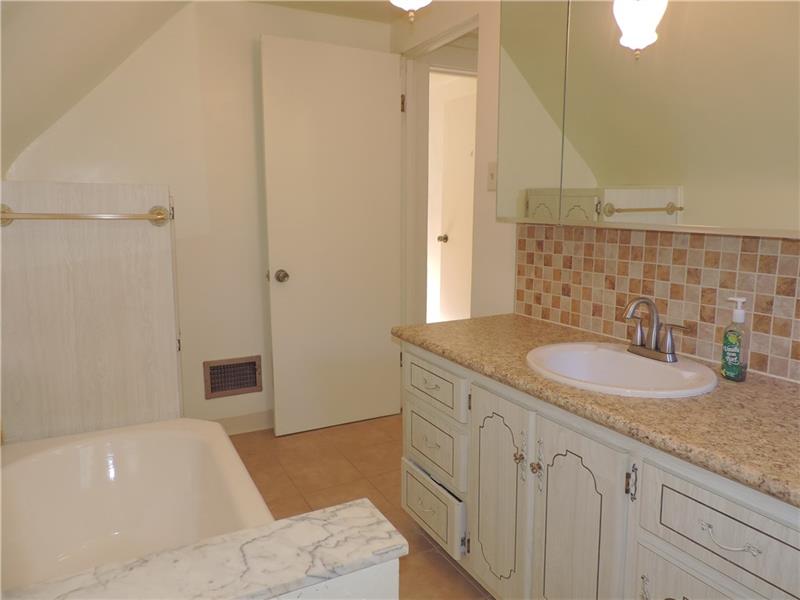 505 Farneth Road New Kensington, PA 15068 - Photo 16 of 24 Gallery Image 16
