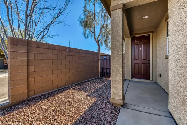 $465,000 | 700 Sea Coast Drive, Henderson, NV 89002